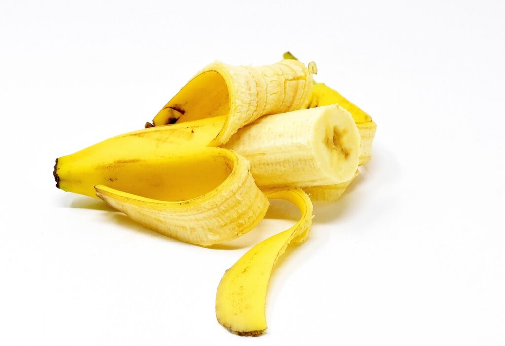 I benefici e gli effetti di consumare tre banane al giorno